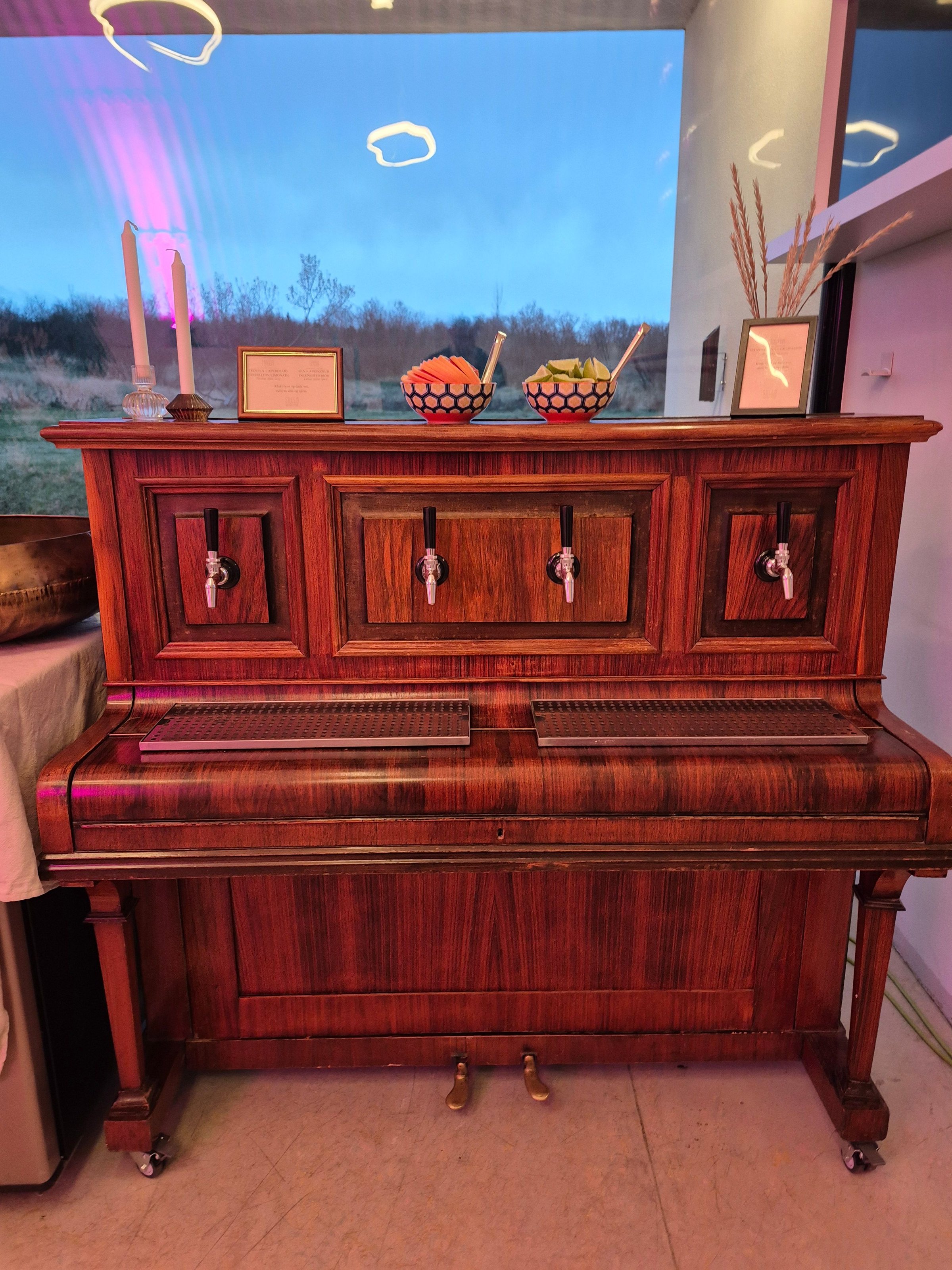 Kokteilar á krana - Image 2