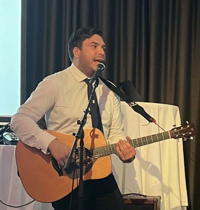 Trúbador, pubquiz, veislustjórn og fleira.