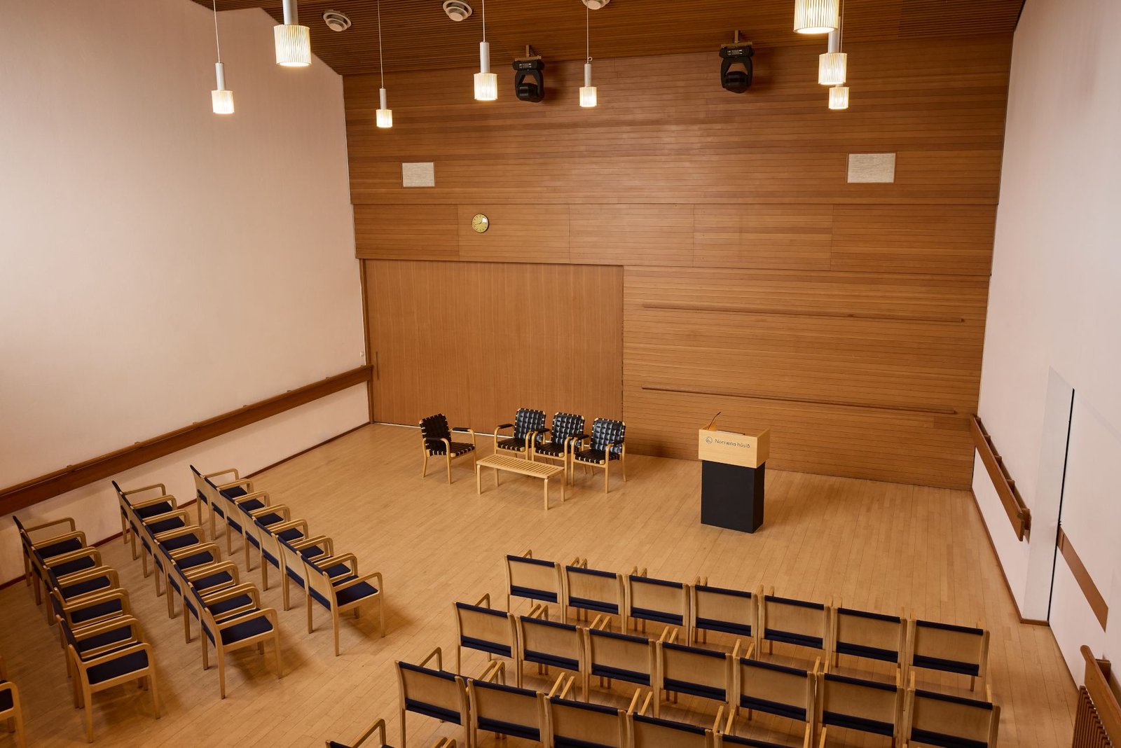 Viðburðarsalur í Norræna húsinu - Image 2