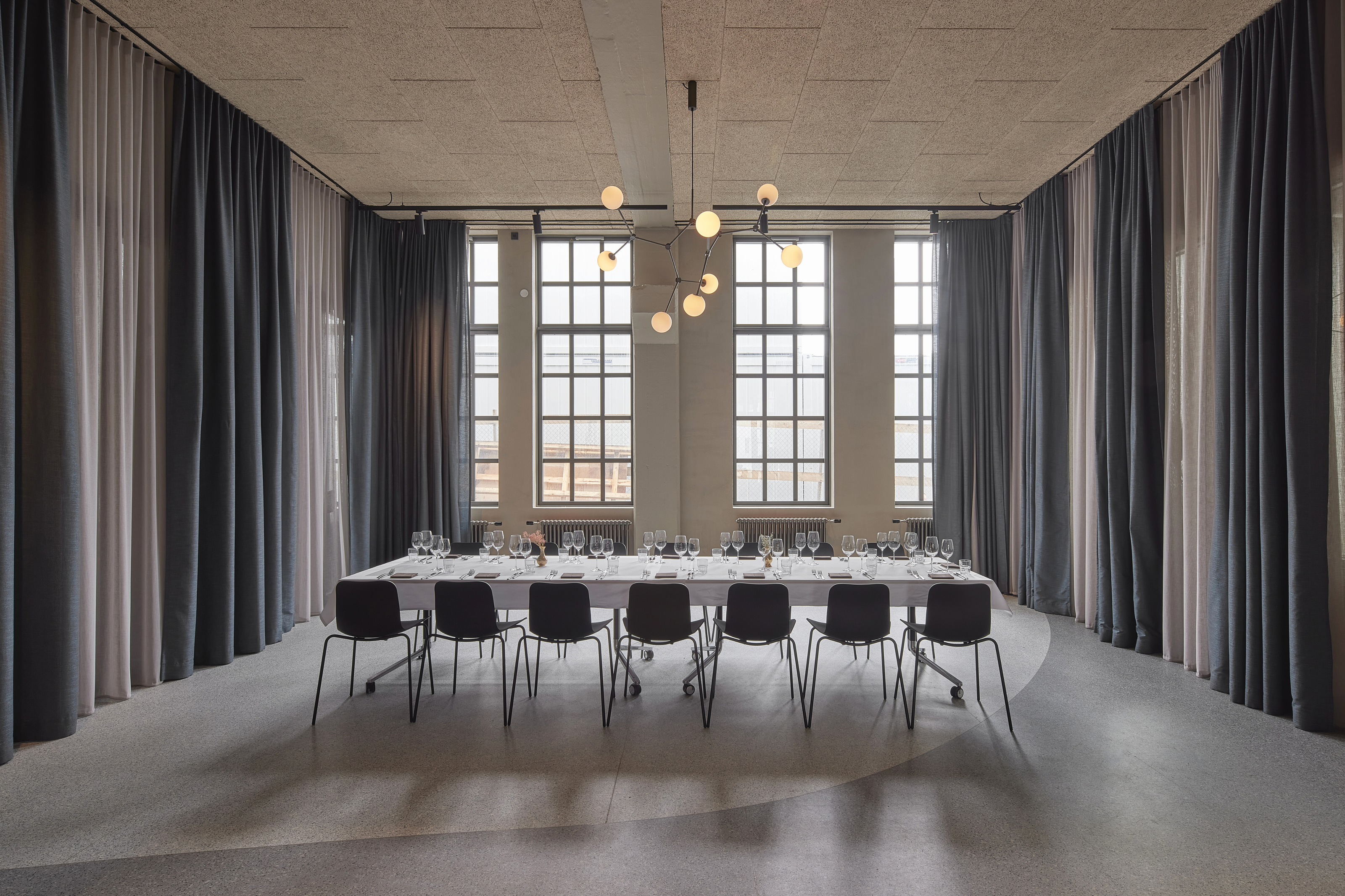 Grandi fundar- og veislusalur - Image 5