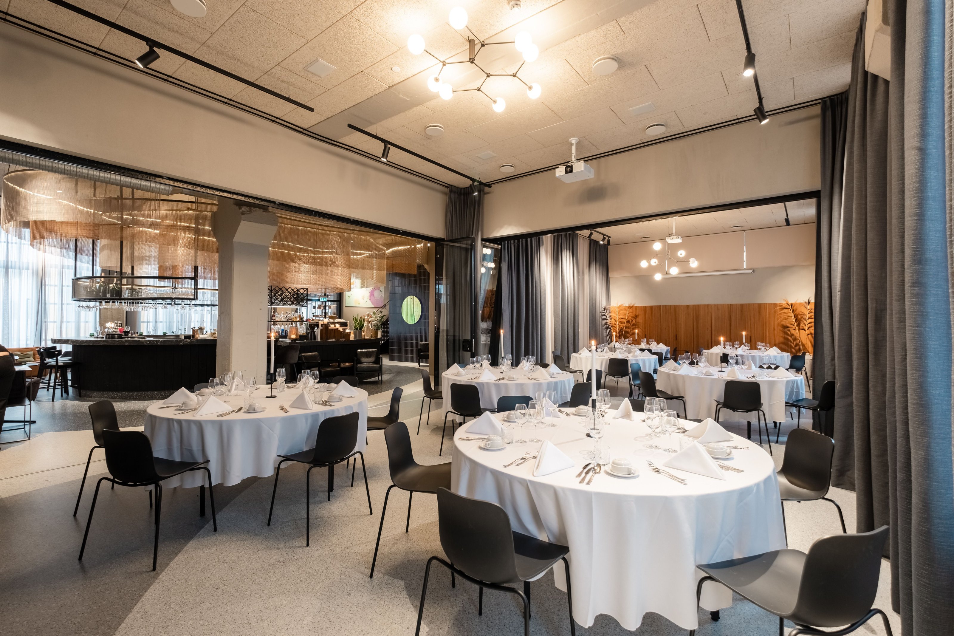 Grandi fundar- og veislusalur - Image 2