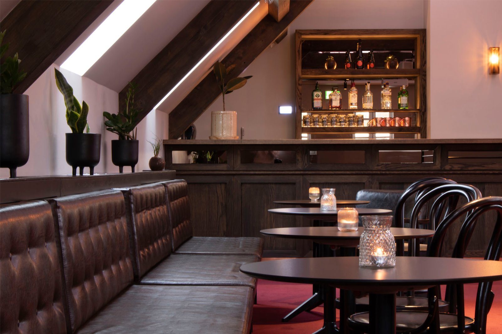 Miðbar og Hæðin í miðbæ Selfoss