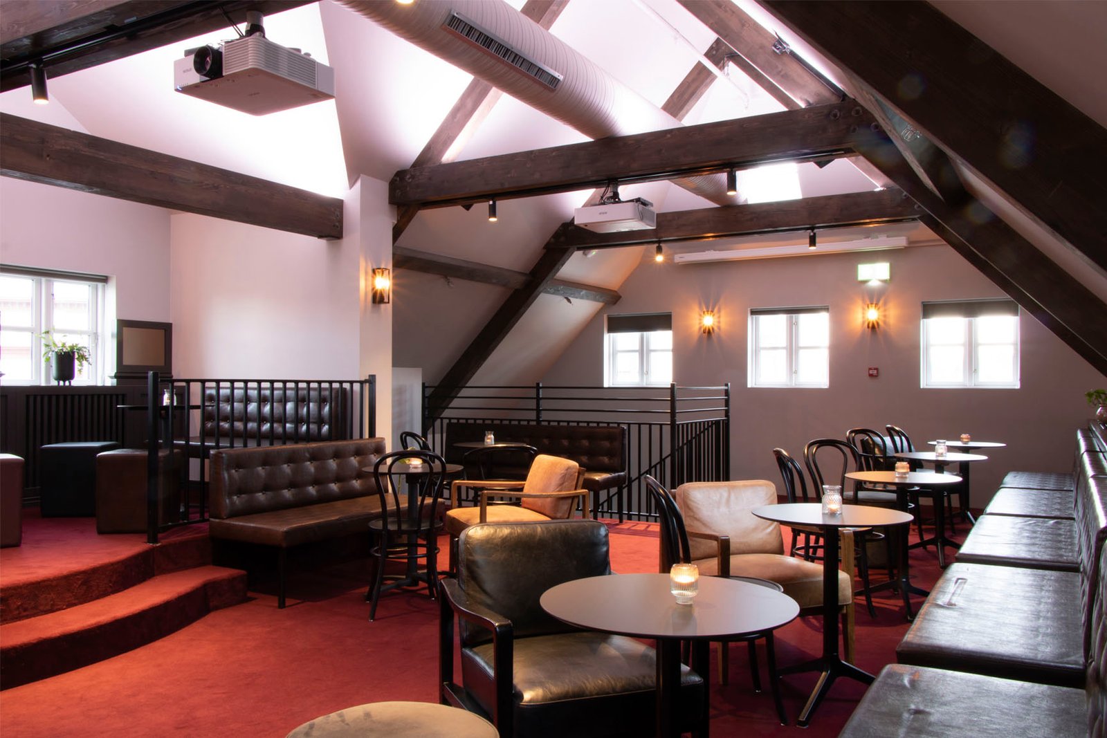 Miðbar og Hæðin í miðbæ Selfoss - Image 3