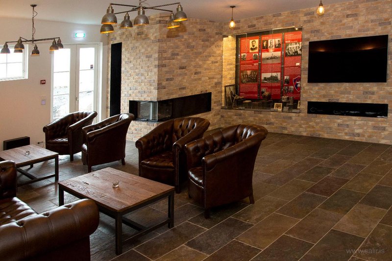 Fjósið Hlíðarenda - Image 2