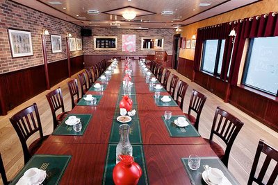 Kringlukráin hliðarsalur