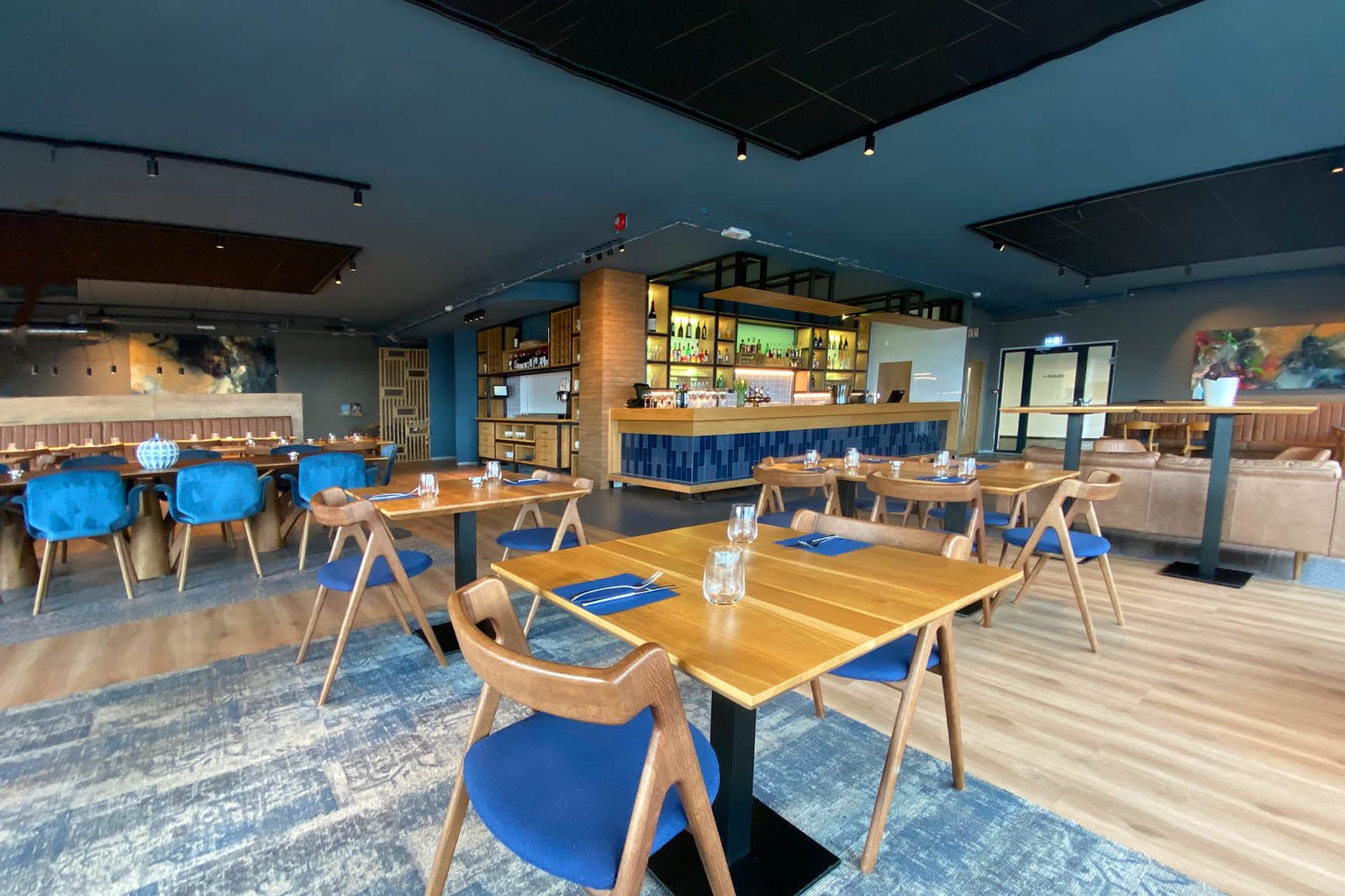 27 Mathús og bar - Image 3