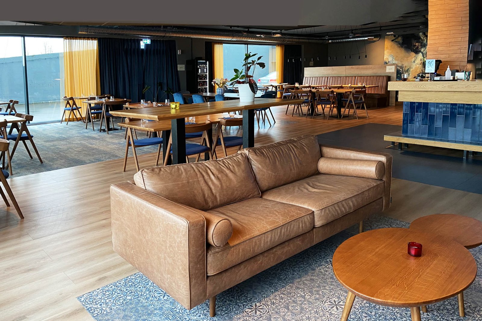 27 Mathús og bar - Image 4