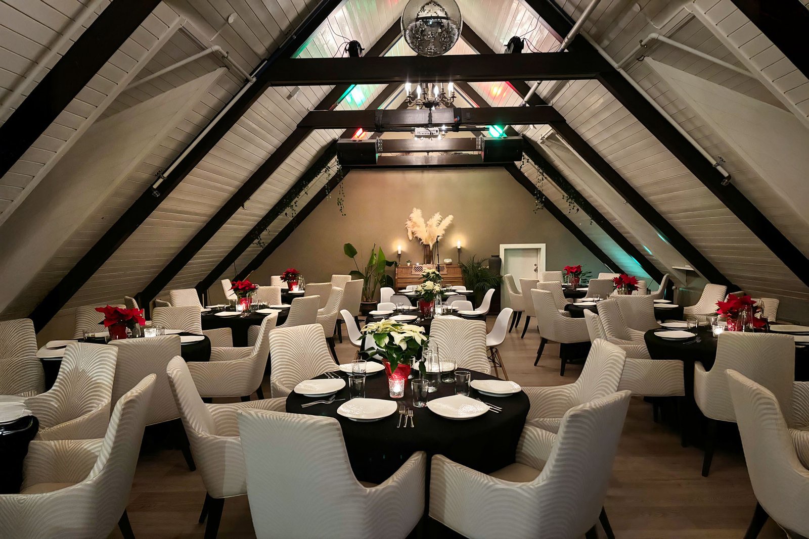 White Lotus - Kornhlaðan