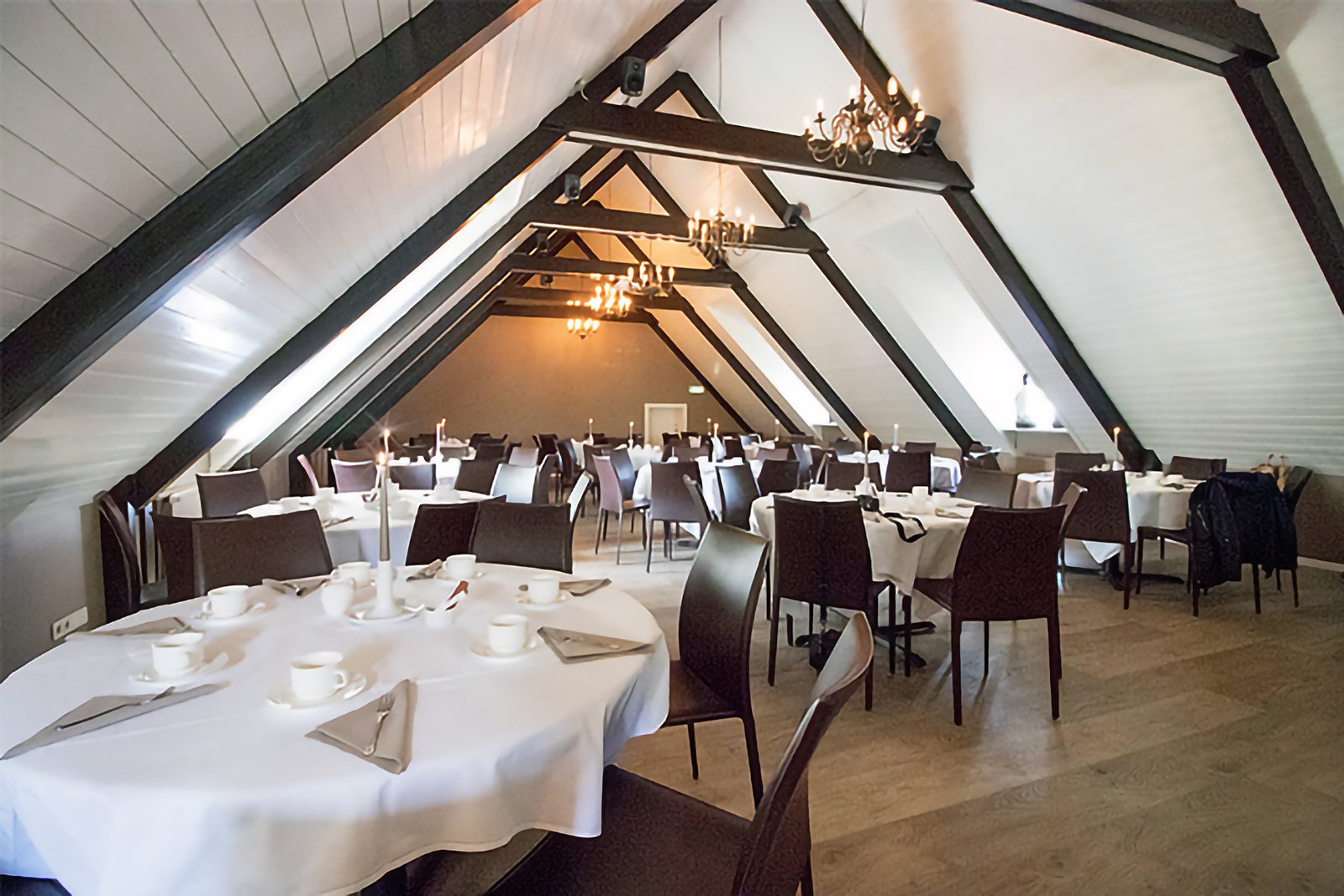 White Lotus - Kornhlaðan - Image 4