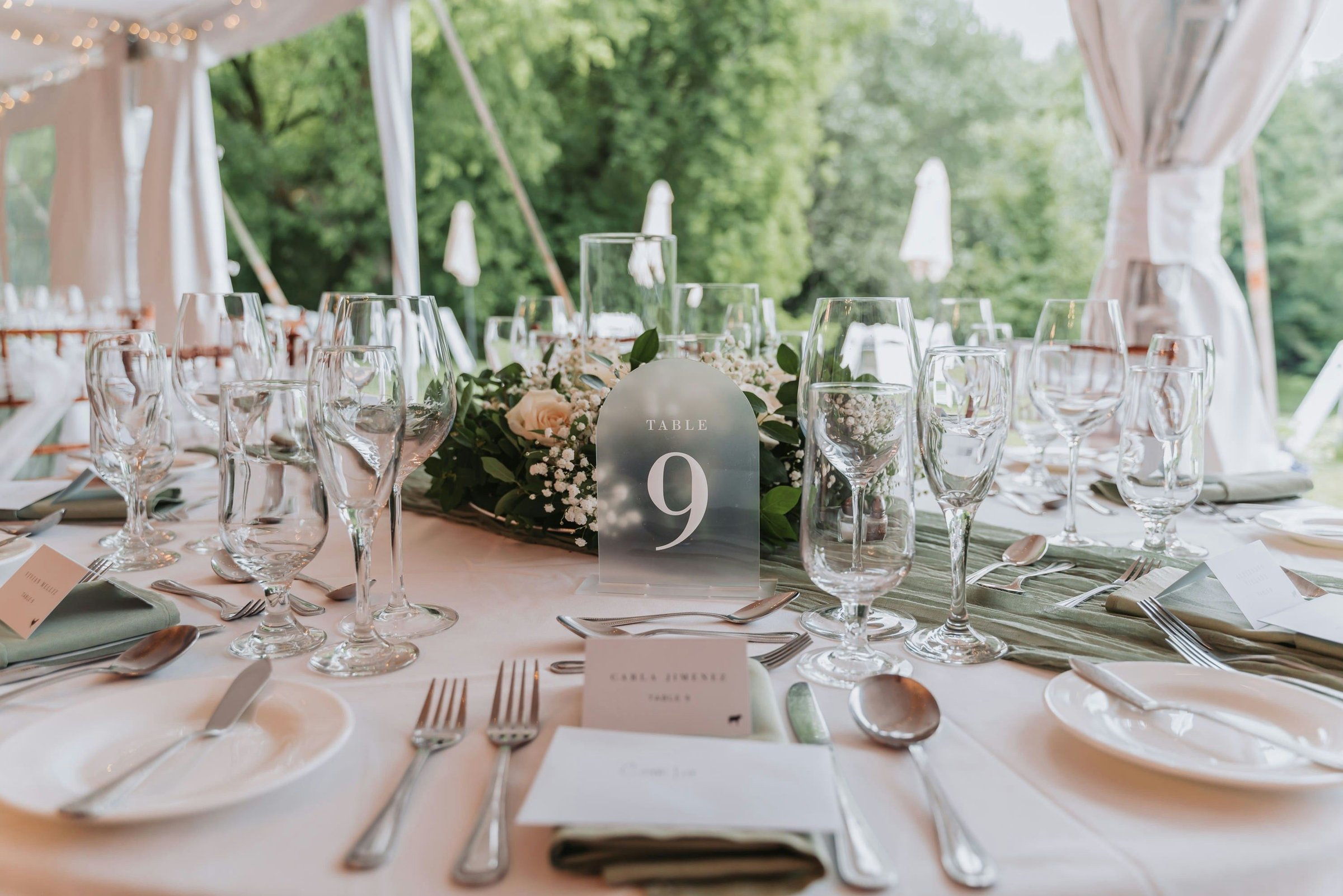 Drag and drop seating chart in Melda